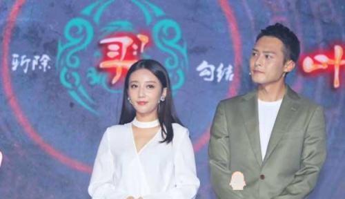 为吃瓜进娱乐圈,她意外踏入娱乐圈，开启璀璨星途  第1张